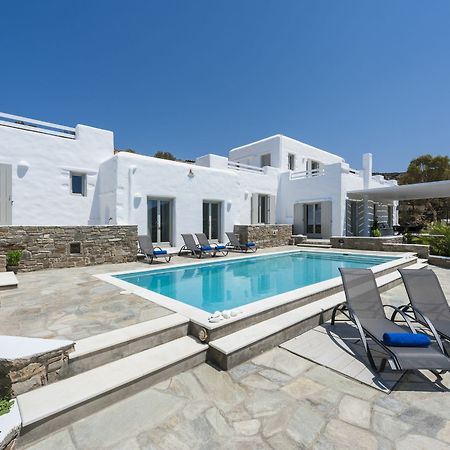 Niriides Luxury Villas Aliki  Exterior photo