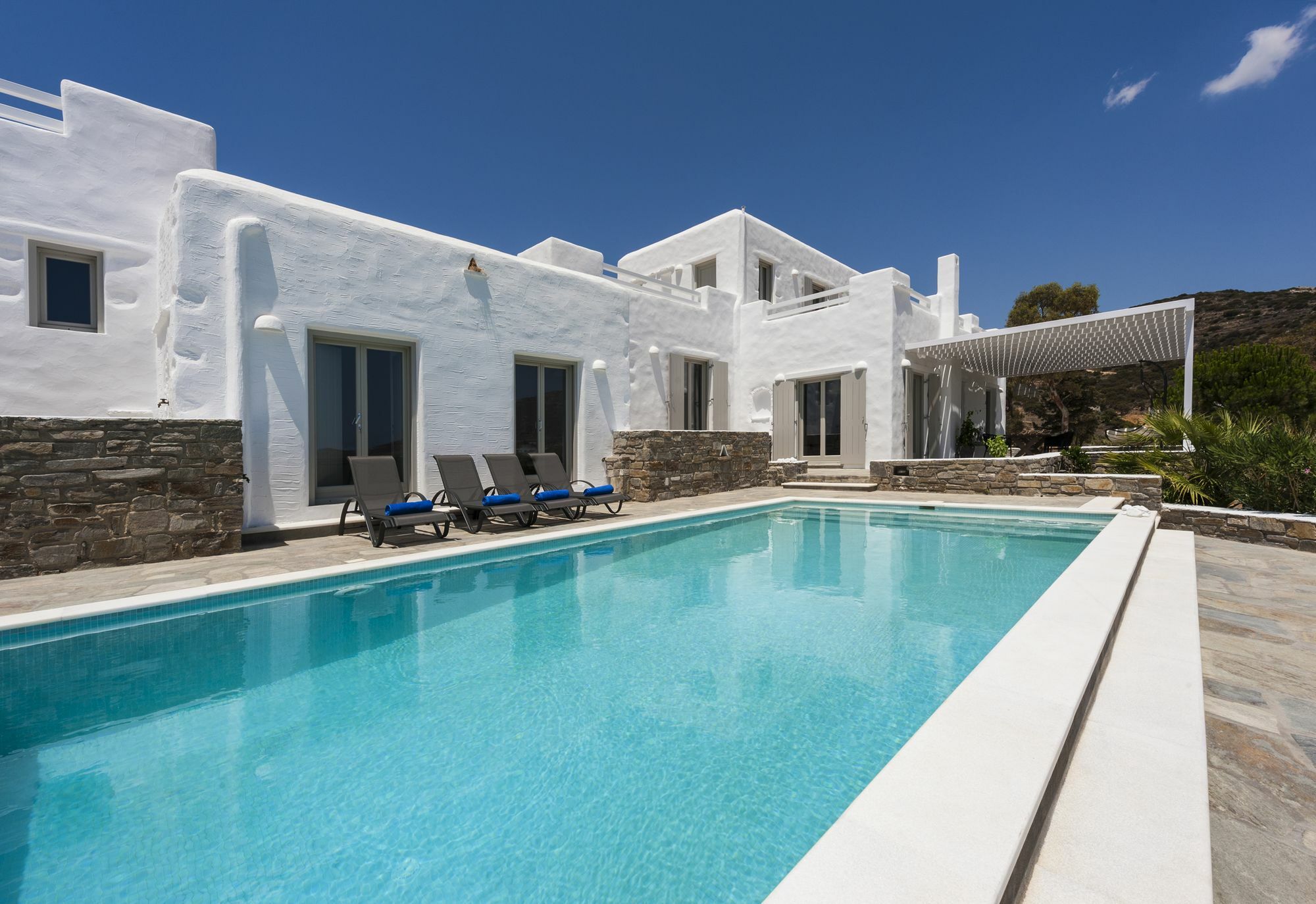 Niriides Luxury Villas Aliki  Exterior photo